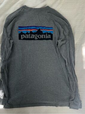Patagonia Men’s Long Sleeve Logo Tee Size XL Dark Gray